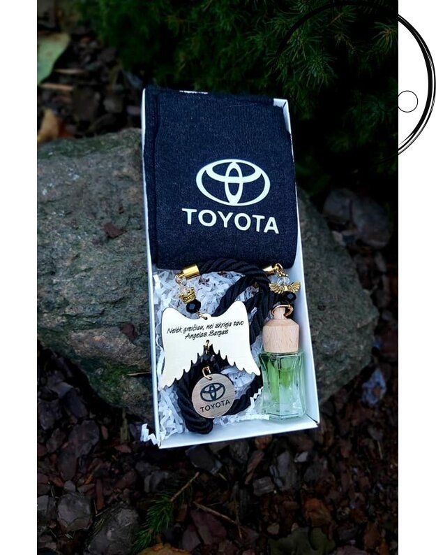 Komplektas "Toyota" : kojinės ir automobilio pakabukas/kvapukas 