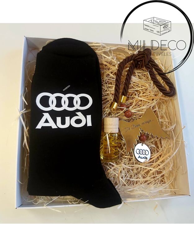 Audi fanui komplektas: Automobilio pakabukas / kvapukas +kojinės 